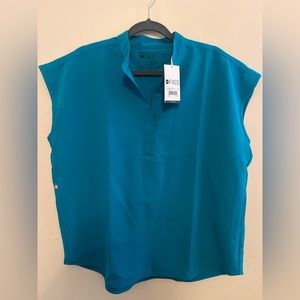 Brand new Figs Rafaela Oversize L TEL